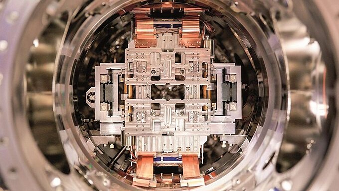 X-射线检测器的定位