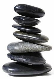 串联运动平台并无不妥。 它们在许多应用中表现良好，PI提供各种采用步进电机、压电电机和直线电机/空气轴承的标准及定制设计。 然而，当需要4个以上自由度时，六足位移台或混合三脚架的出众性能值得仔细比较。 PI运动控制工程师可以帮助您评估两种设计在您应用中的优势和不足。 更丰富的工具箱和具有多学科经验的全球团队的优势，帮助他们在与客户咨询时借鉴这些经验，选择（或定制开发）理想解决方案，并从其他领域的相关应用中汲取灵感。