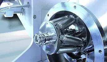 A hexapod, designed by PI for use in high vacuum, positions the sample, relative to the incident X-rays (Image: SURFACE systems+technology GmbH & Co. KG)